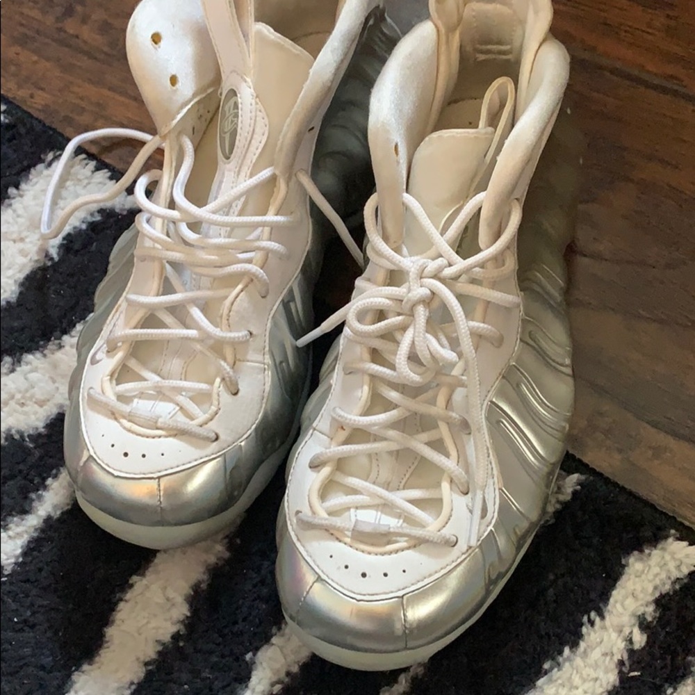 White:silver foamposite